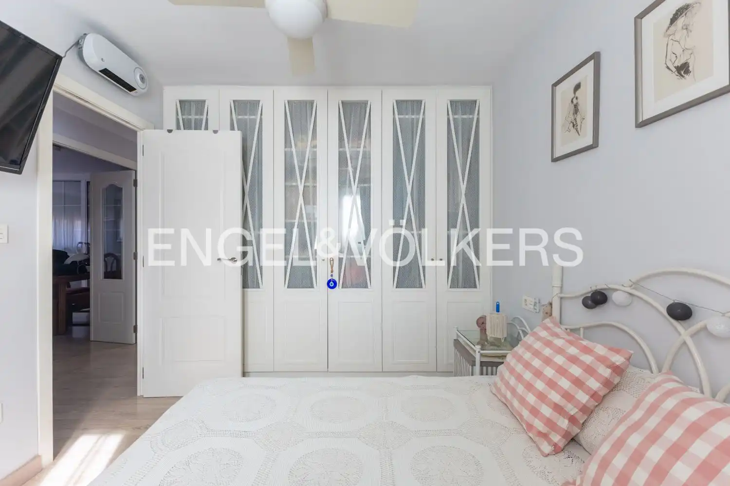 Bedroom of Flat for rent in Valencia  with Air Conditioner and Heating