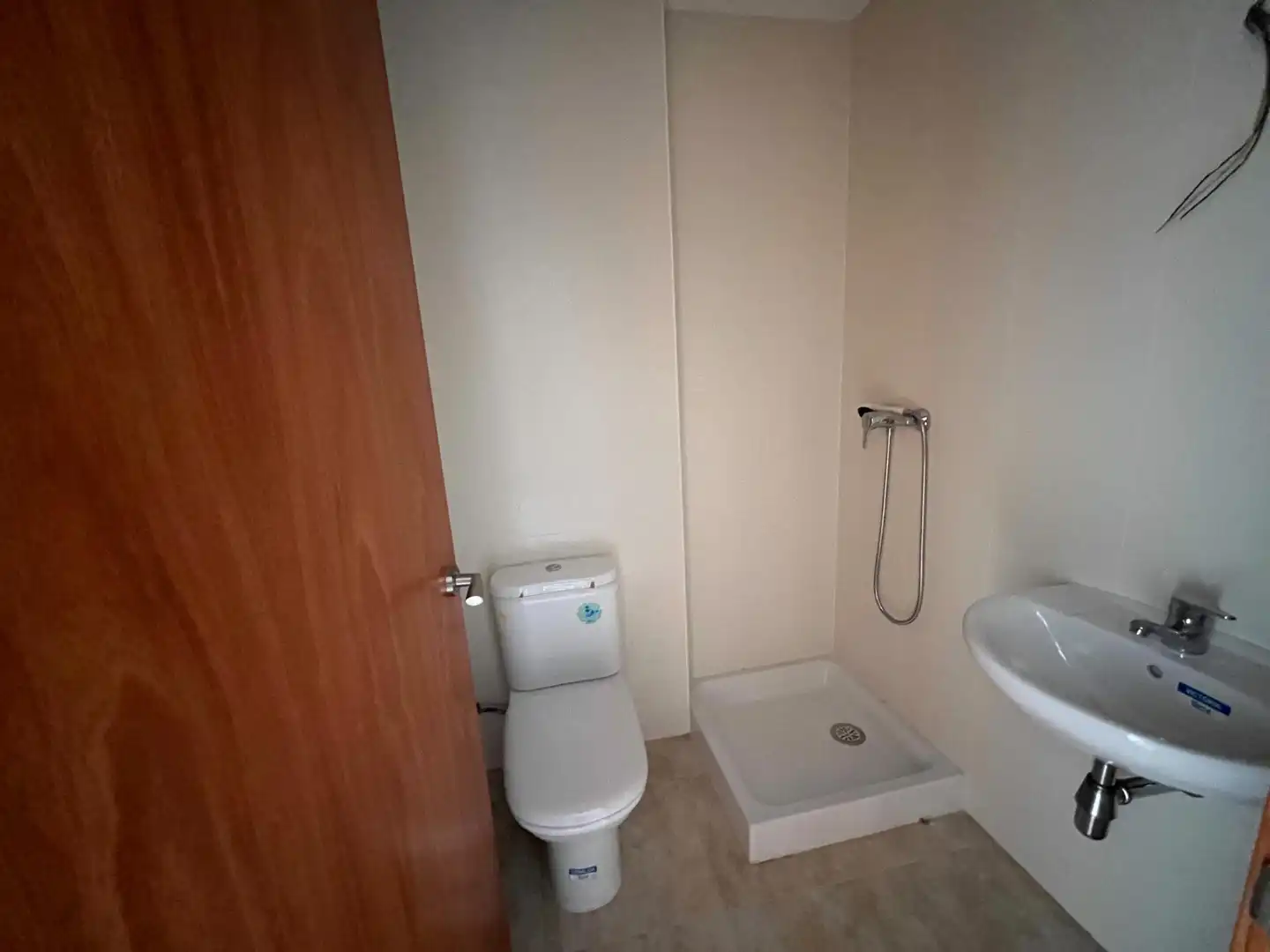 Baño de Dúplex en venta en Tordera con Balcón y Alarma