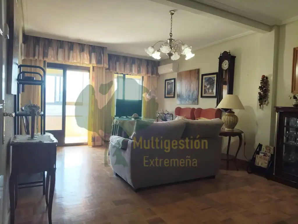 Sala de estar de Piso en venta en Cáceres