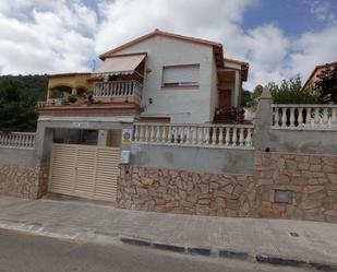 Exterior view of House or chalet for sale in El Vendrell  with Air Conditioner, Heating and Private garden