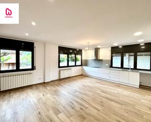 Living room of Planta baja for sale in Avià  with Air Conditioner, Heating and Oven