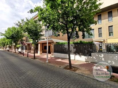 Vista exterior de Pis en venda en Valladolid Capital amb Piscina
