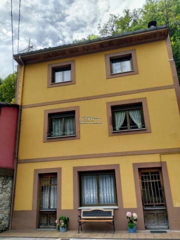 Casa adosada en Venta en Somiedo - La Riera en Somiedo