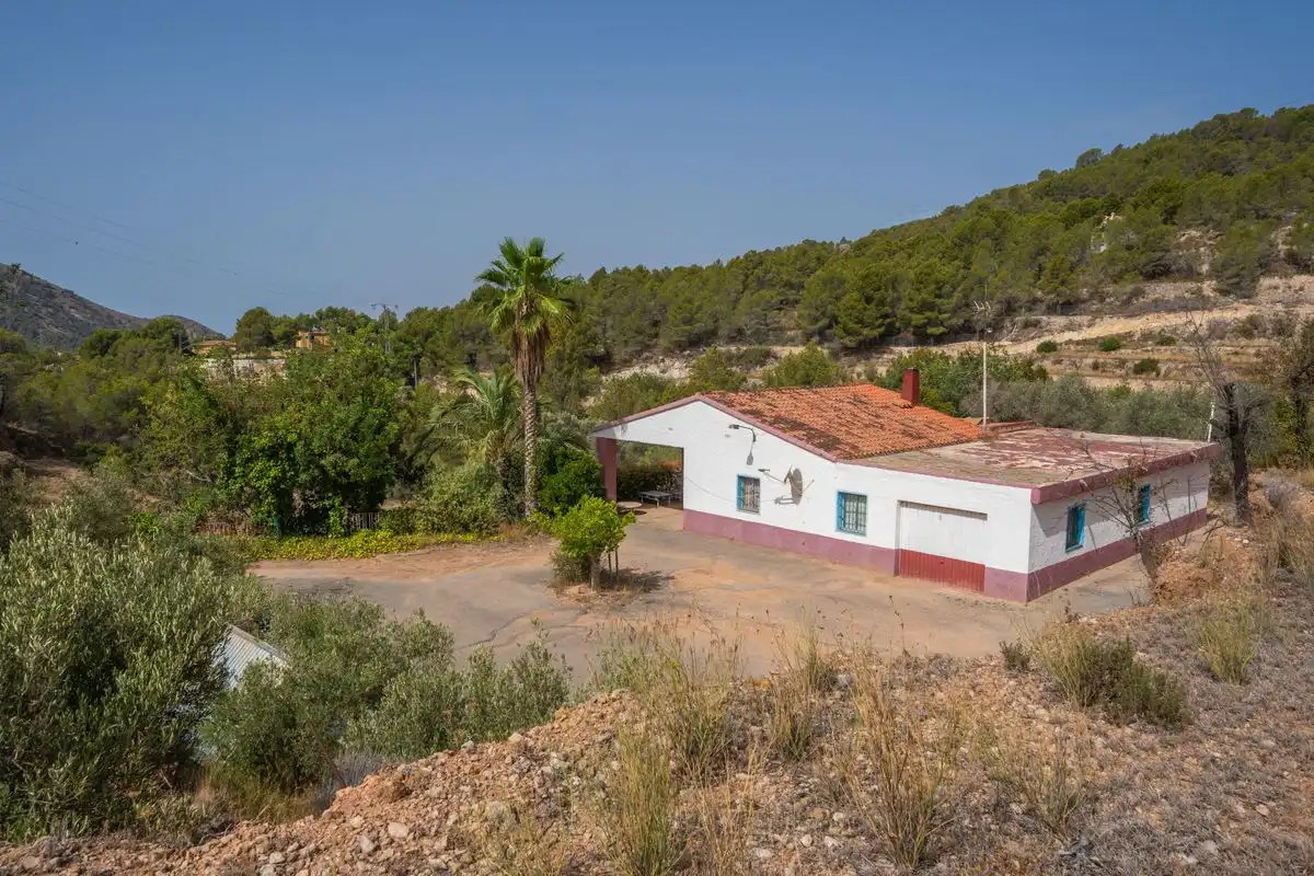 Casa amb terrassa en venda a Partida Raco Bosuna