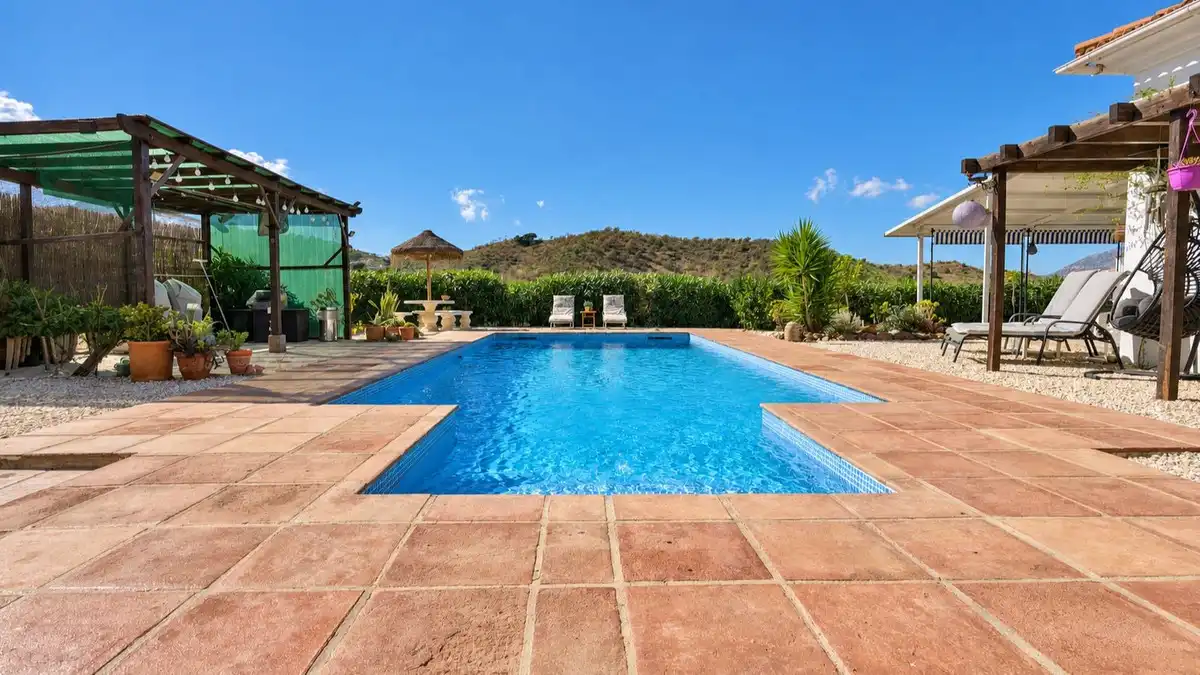 Piscina de Casa o xalet en venda en Colmenar amb Aire condicionat, Jardí privat i Terrassa