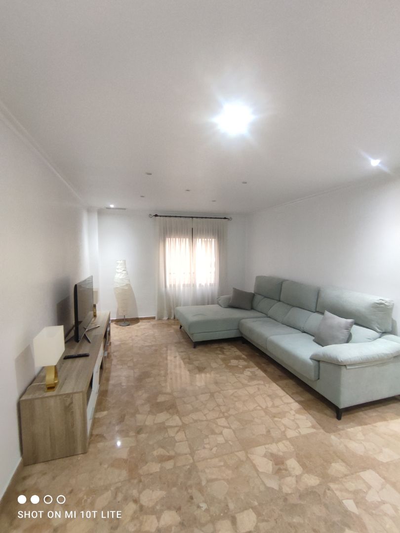 Sala d'estar de Pis de lloguer en Elche / Elx amb Aire condicionat, Moblat i Forn