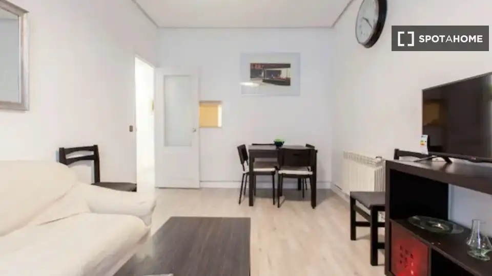 Außenansicht von Wohnung zur Miete in Madrid mit Klimaanlage, Heizung und Möbliert