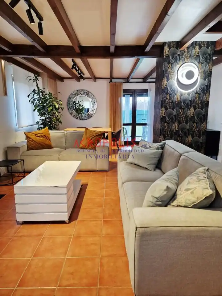 Casa en venda a Calle Paradinas