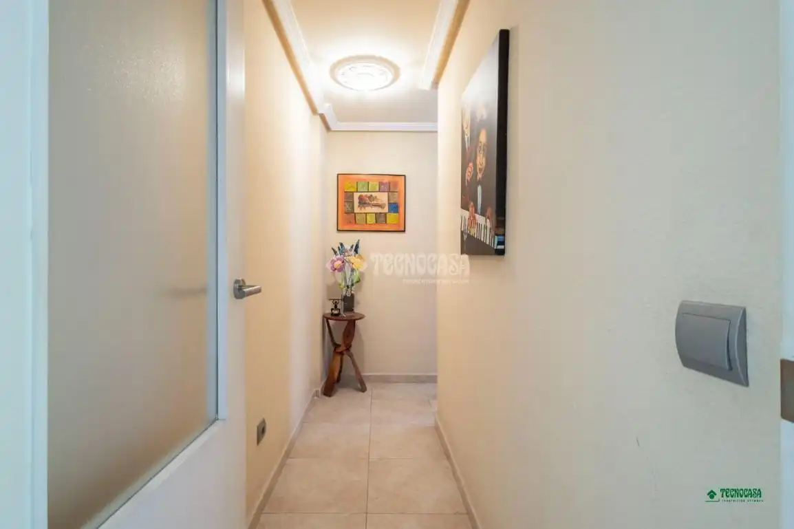 Piso en venta en Almería con Amueblado