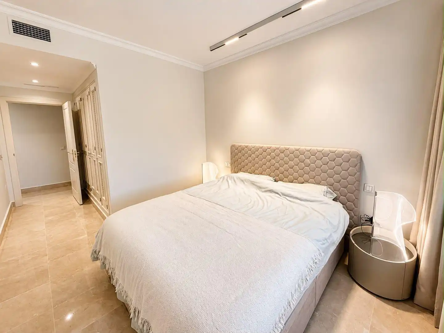 Bedroom of Ground floor for rent in Marbella  with Air Conditioner, Terrace and Swimming Pool