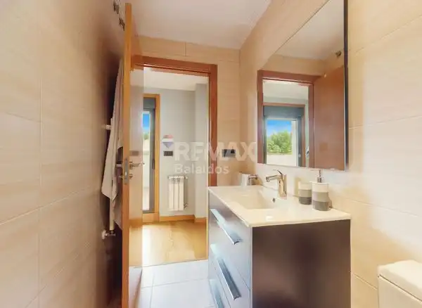Bathroom of Attic for sale in Vigo   with Heating, Parquet flooring and Terrace