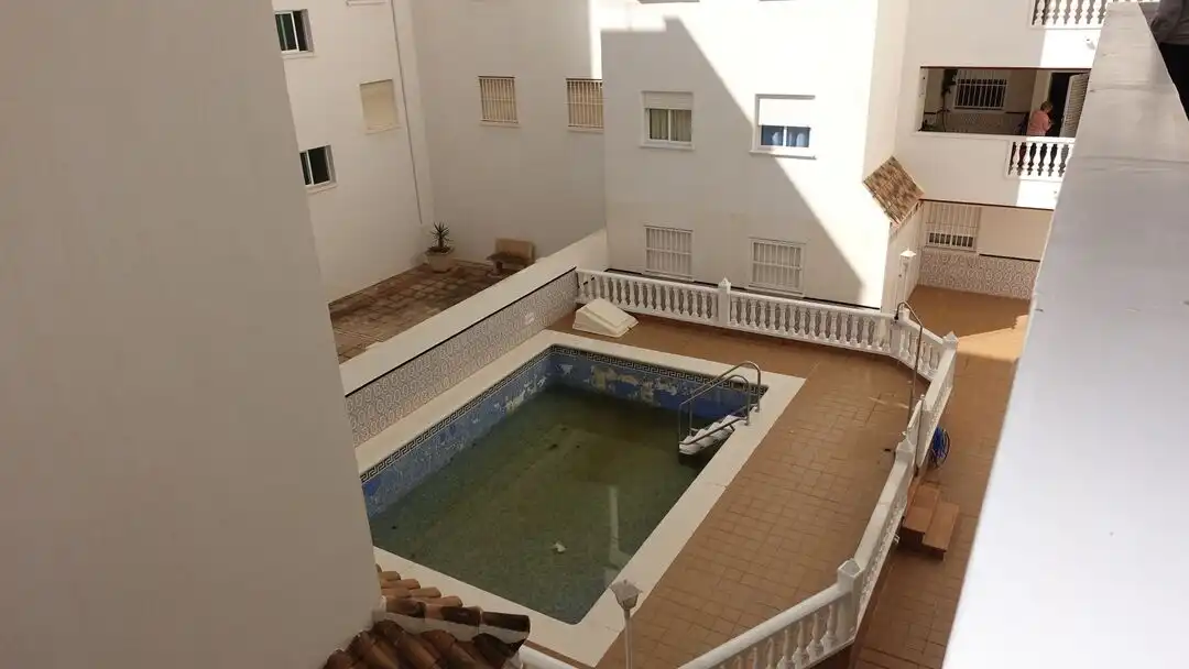 Piscina de Piso en venta en Guardamar del Segura con Aire acondicionado, Terraza y Piscina