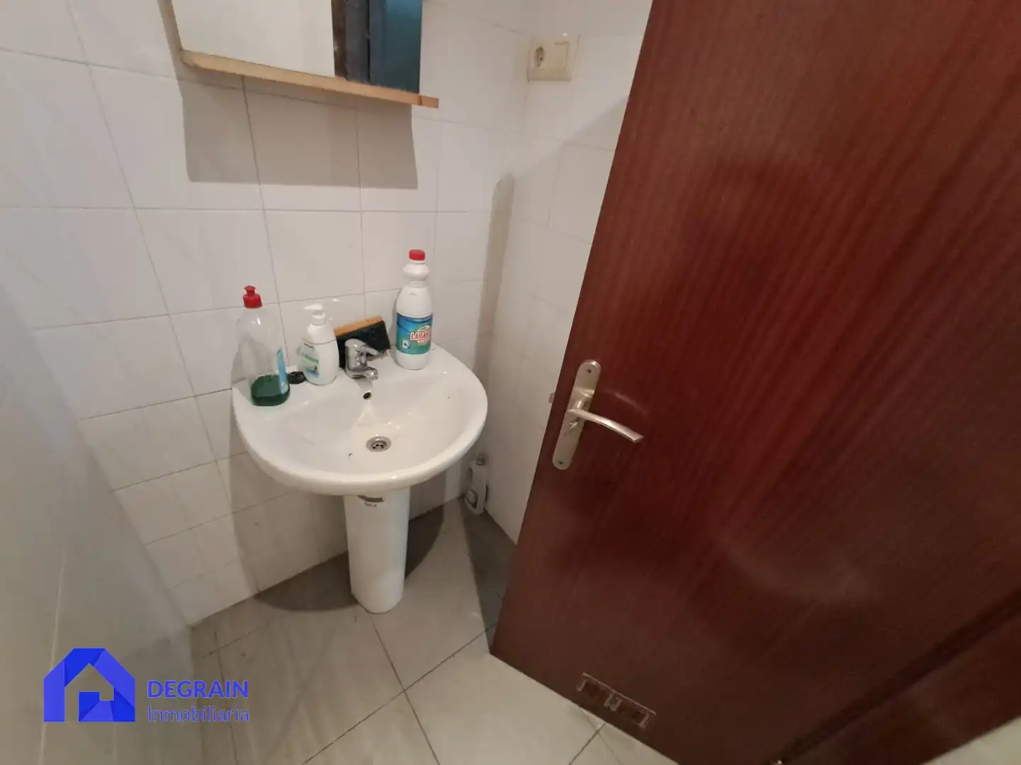 Bany de Local de lloguer en Oviedo 
