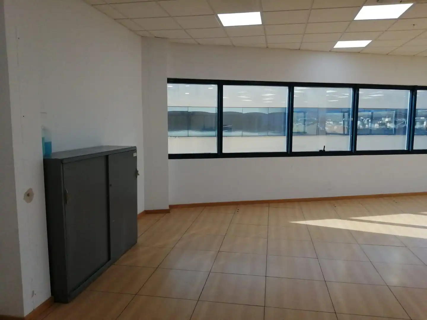 Oficina amb ascensor de lloguer a Periurbano Este - Campiña, imagen 5