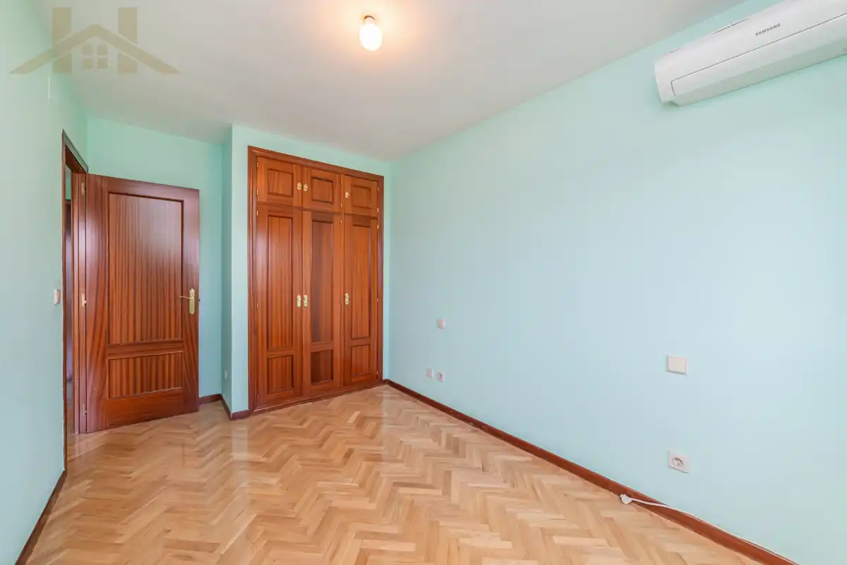 Bedroom of Flat for sale in Torrejón de Ardoz  with Air Conditioner, Heating and Private garden