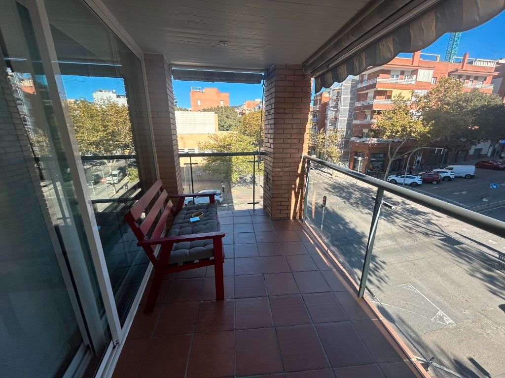 Vista exterior de Pis en venda en Badalona amb Calefacció, Parquet i Terrassa