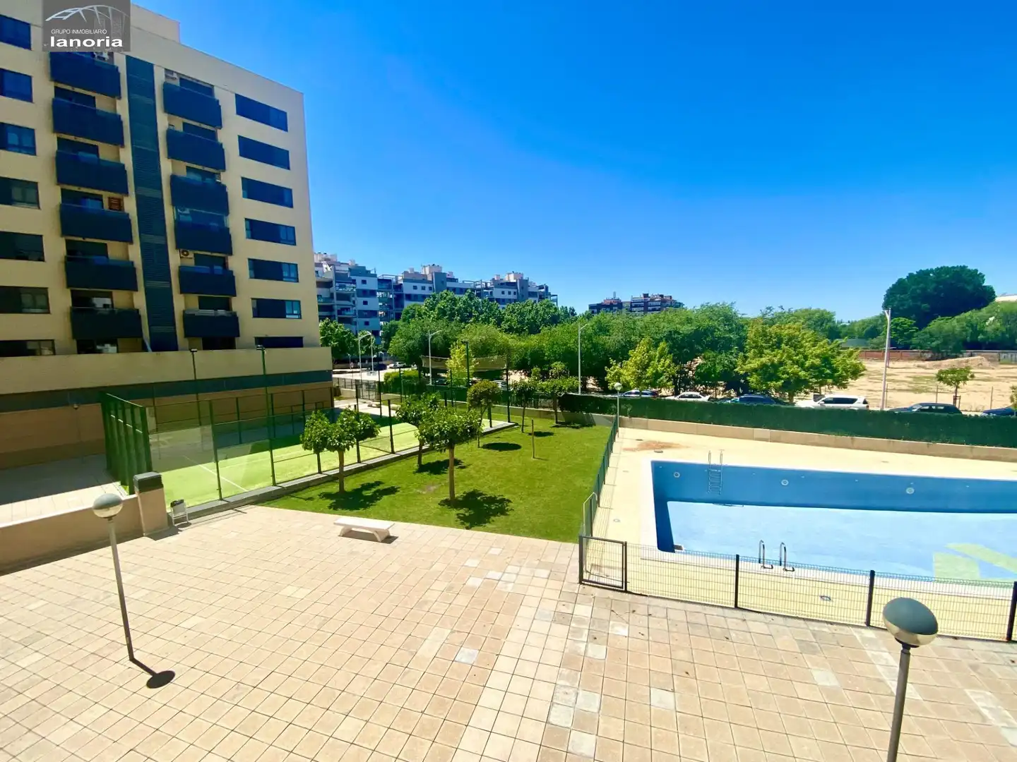 Piscina de Piso en venta en Albacete con Calefacción, Trastero y Amueblado