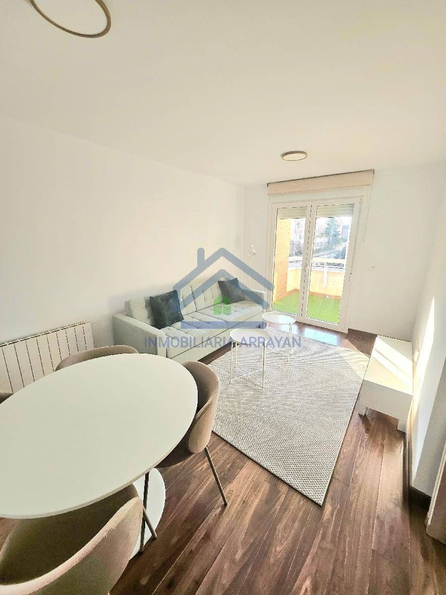 Living room of Flat for rent in  Granada Capital  with Heating, Parquet flooring and Terrace