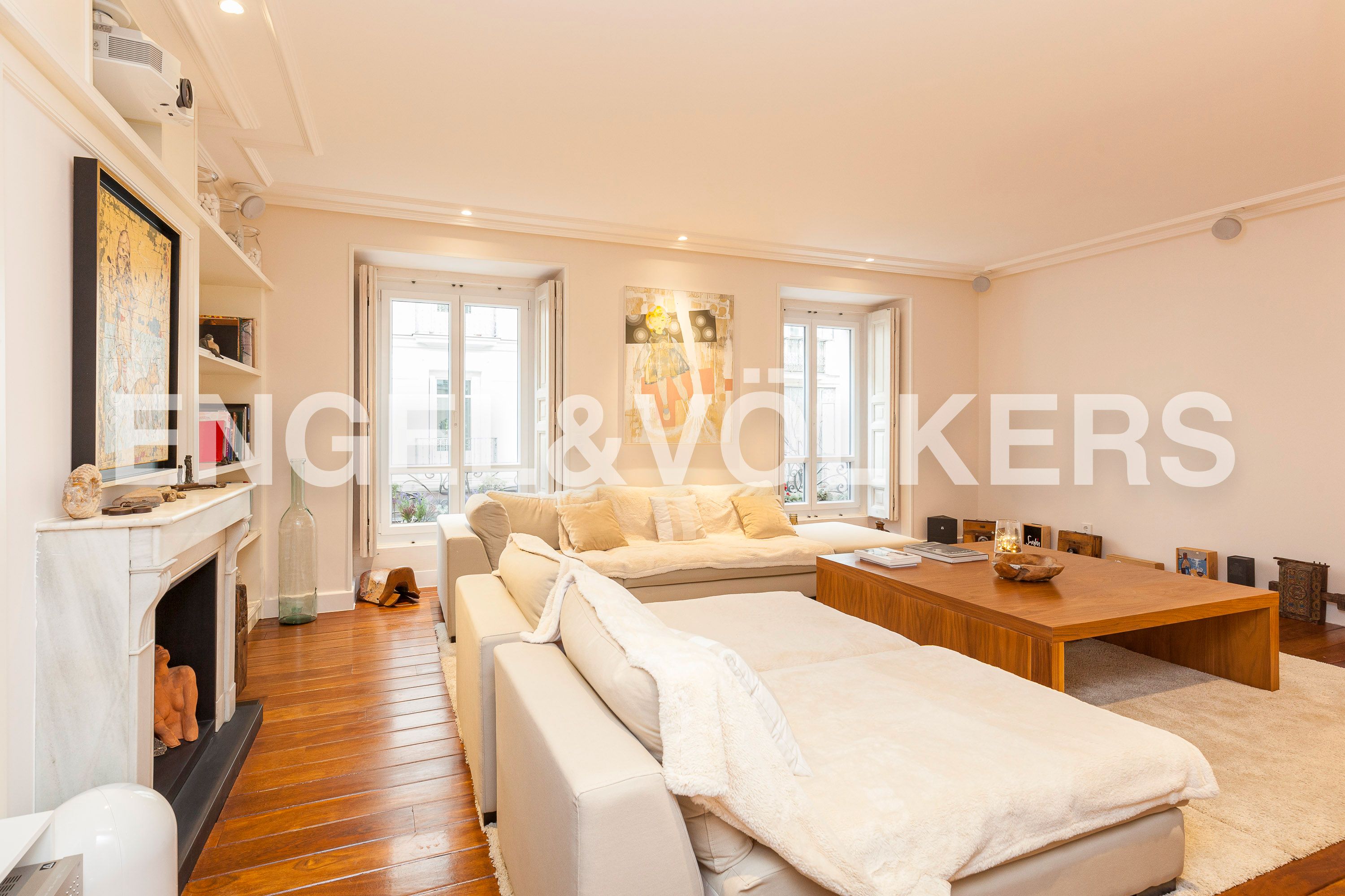 Living room of Apartment for sale in  Madrid Capital  with Air Conditioner, Heating and Parquet flooring