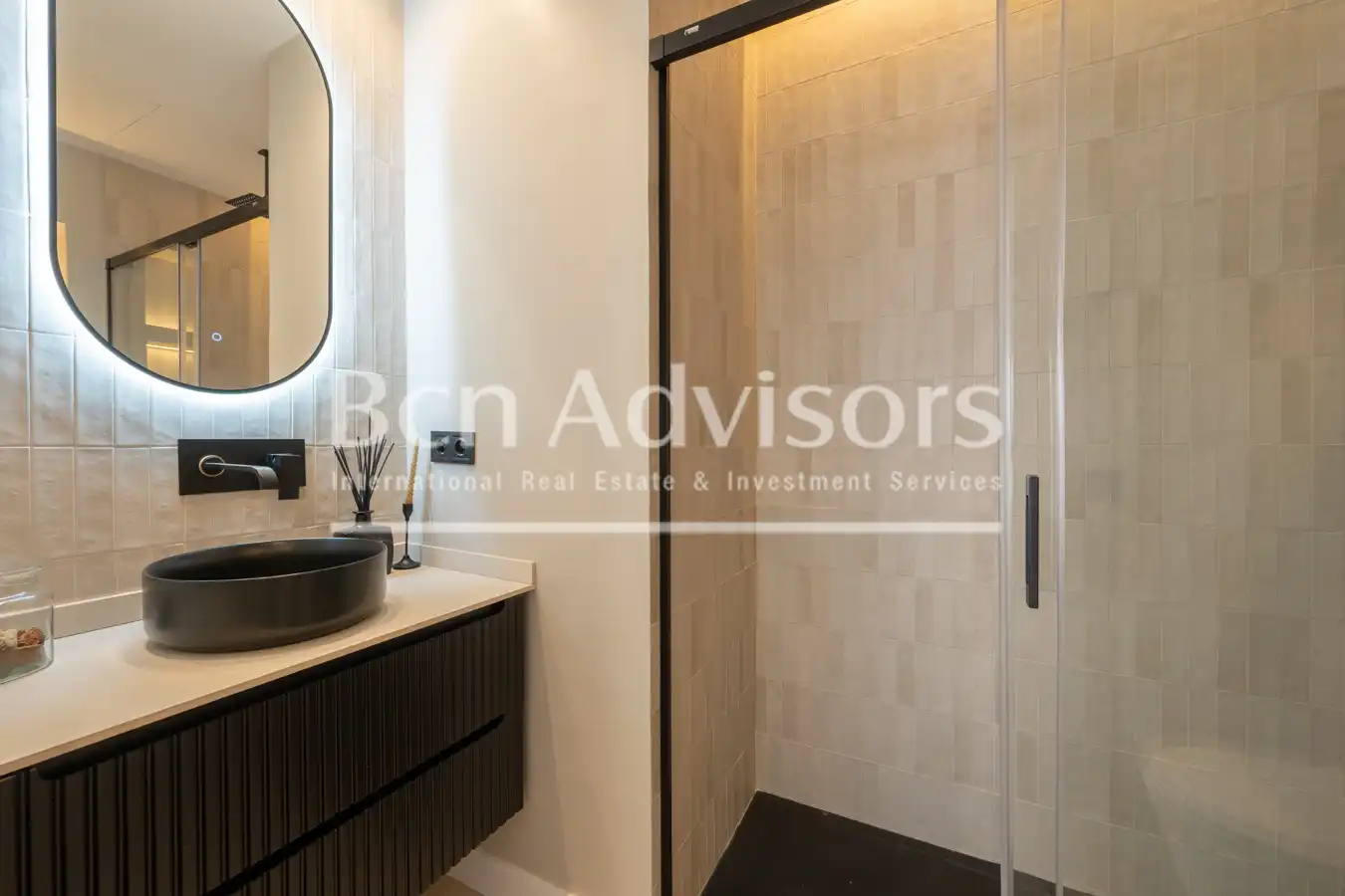 Bathroom of Flat for sale in Barcelona  with Air Conditioner, Heating and Parquet flooring