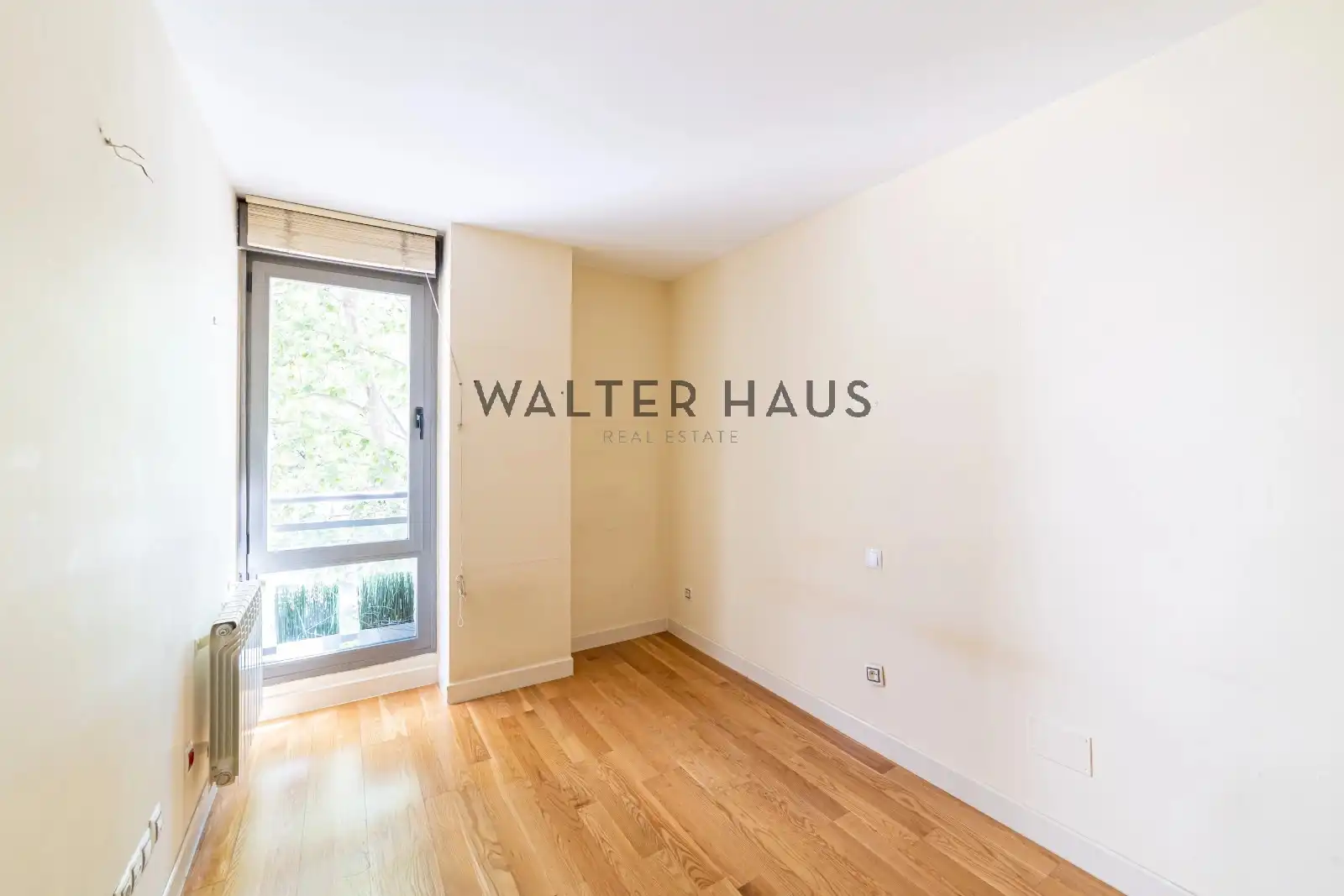 Bedroom of Flat for sale in Madrid  with Air Conditioner, Heating and Storage room