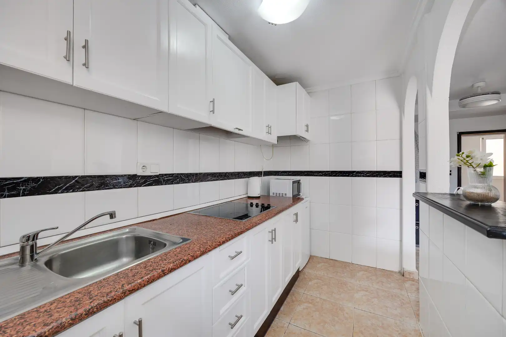 Cocina de Estudio en venta en Torrevieja con Terraza, Amueblado y Piscina comunitaria