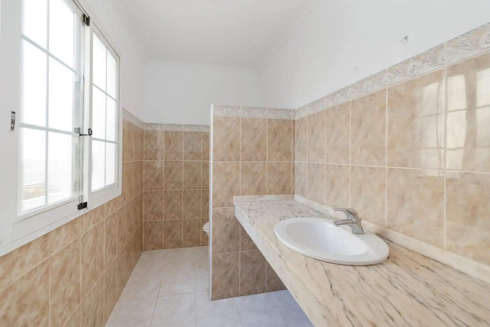 Bany de Casa adosada en venda en Mijas amb Jardí privat, Terrassa i Traster