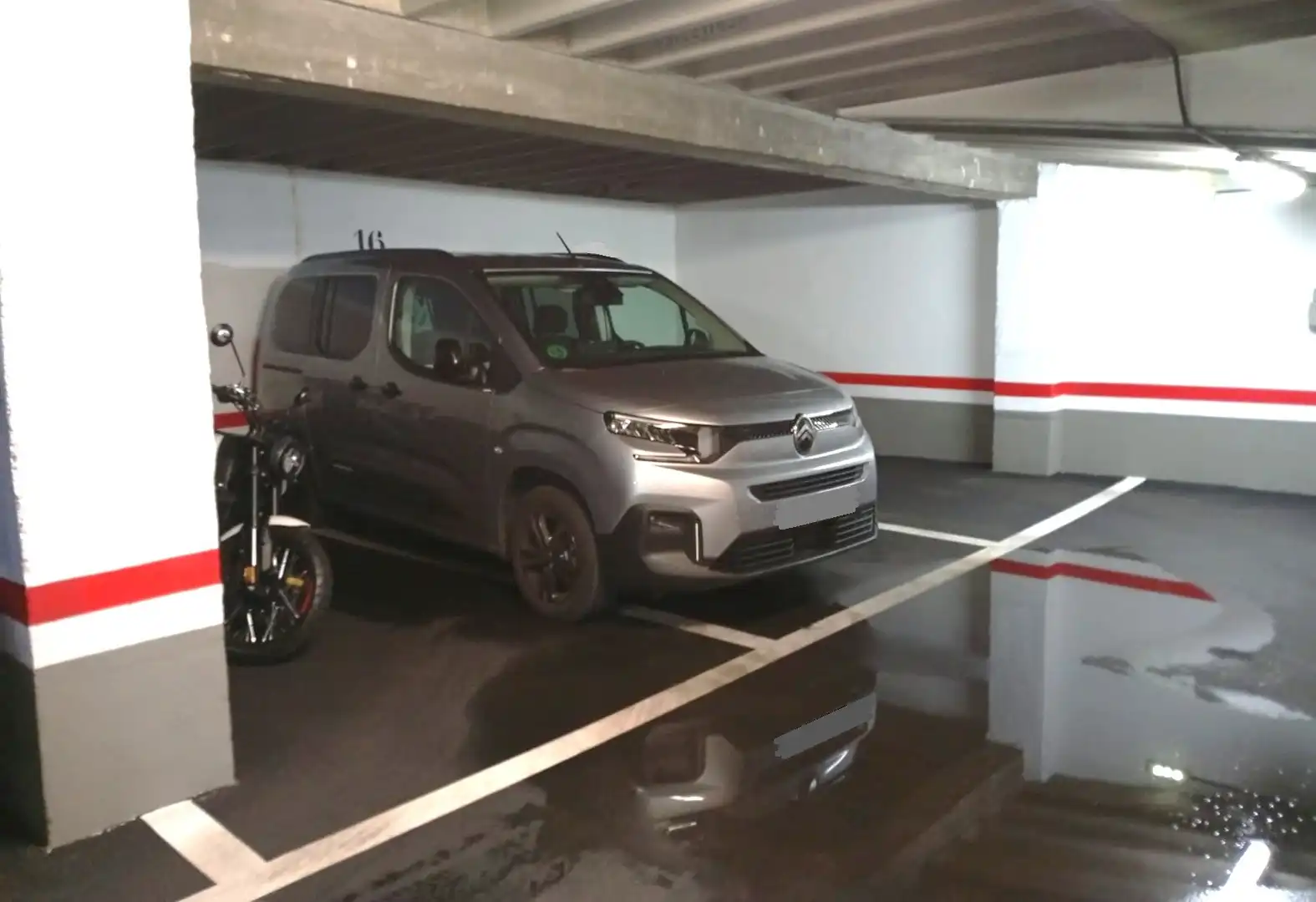 Parkplatz von Garage zum Verkauf in Oviedo 