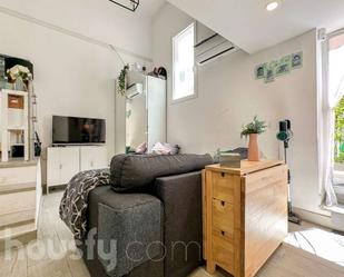 Sala d'estar de Pis en venda en  Madrid Capital amb Aire condicionat i Terrassa