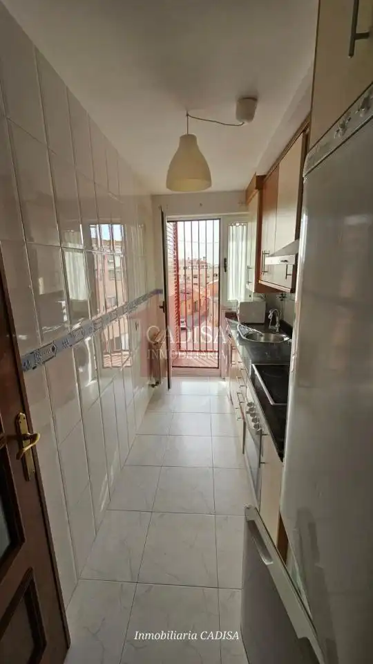 Cuina de Pis en venda en Villares de la Reina amb Calefacció i Moblat