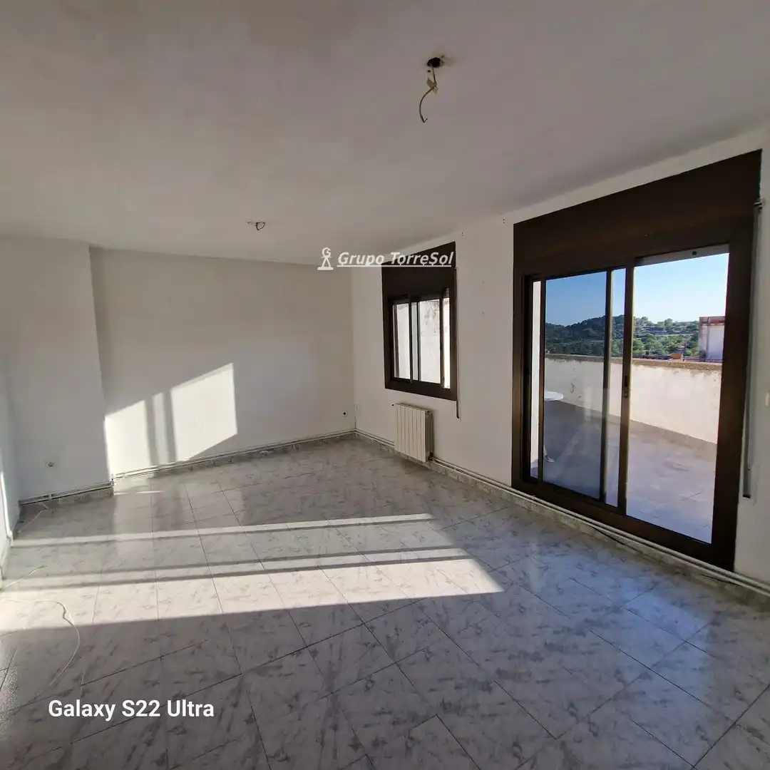 Sala d'estar de Àtic en venda en La Pobla de Montornès   amb Calefacció i Terrassa