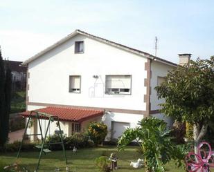 Vista exterior de Casa o xalet en venda en Moaña amb Calefacció, Jardí privat i Traster