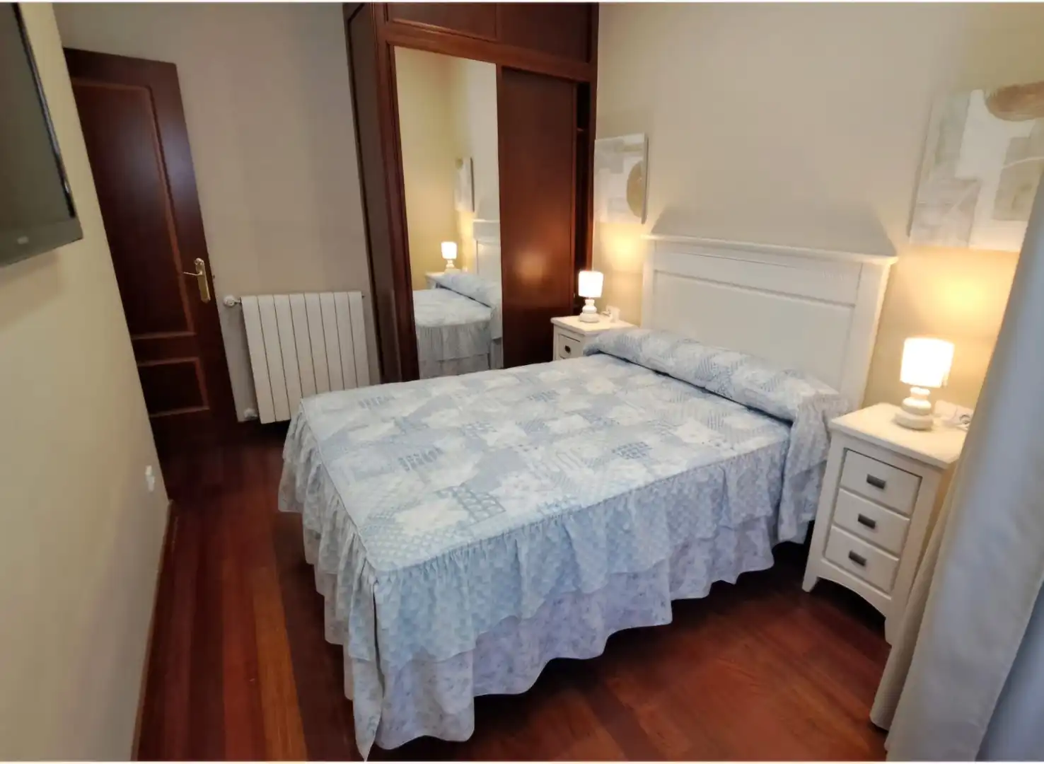 Schlafzimmer von Wohnung zur Miete in Gijón  mit Heizung, Parkett und Möbliert