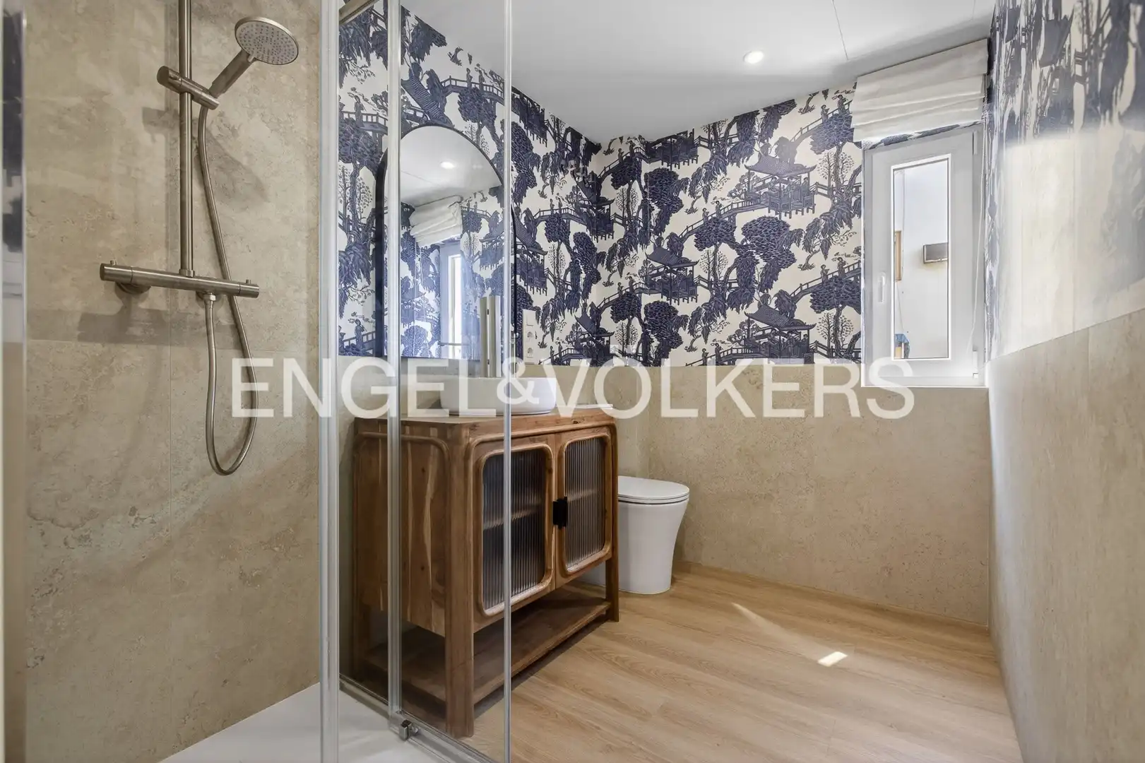 Bathroom of Flat for sale in Sevilla  with Heating, Parquet flooring and Terrace