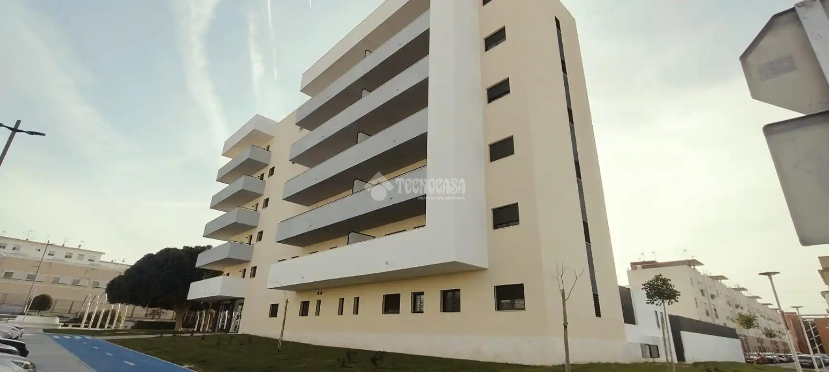 Exterior view of Flat for rent in La Rinconada  with Air Conditioner