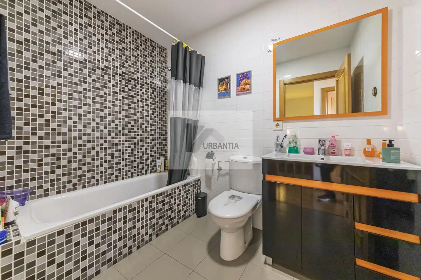 Baño de Casa adosada en venta en Cendea de Olza / Oltza Zendea con Calefacción, Jardín privado y Parquet