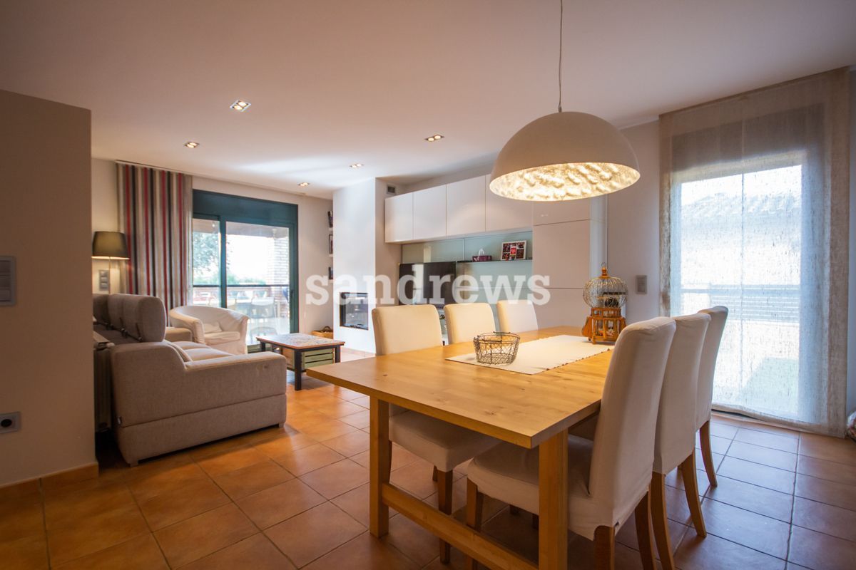 Menjador de Casa o xalet en venda en Sant Miquel de Fluvià amb Aire condicionat, Calefacció i Jardí privat