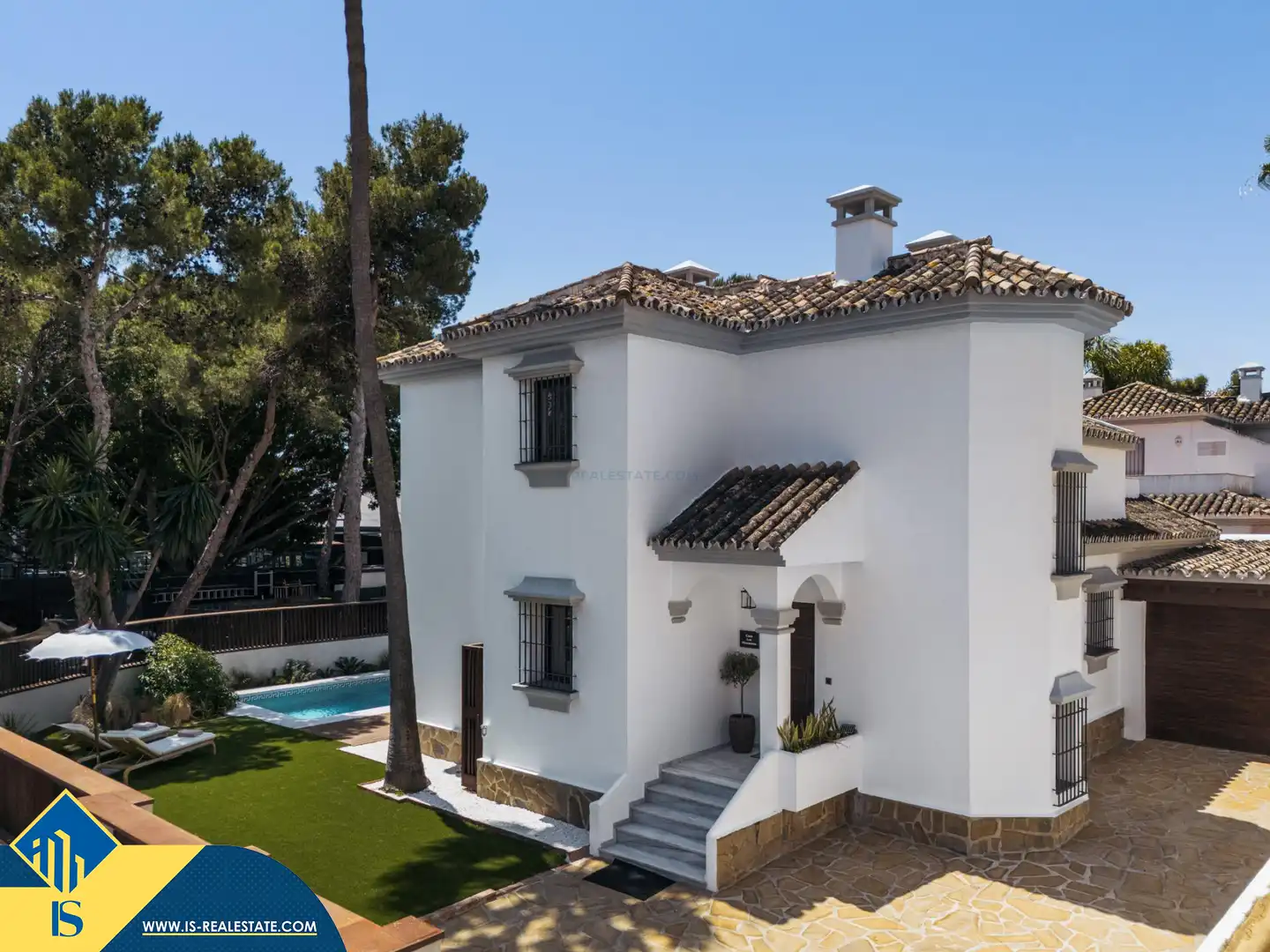 Chalet con piscina en venta en Nueva Andalucía, imagen 2