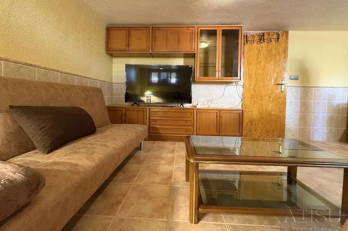 Wohnzimmer von Einfamilien-Reihenhaus zur Miete in El Campello mit Klimaanlage, Heizung und Abstellraum