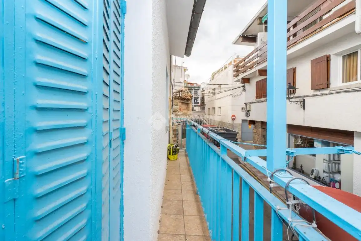 Vista exterior de Piso en venta en Miraflores de la Sierra con Calefacción