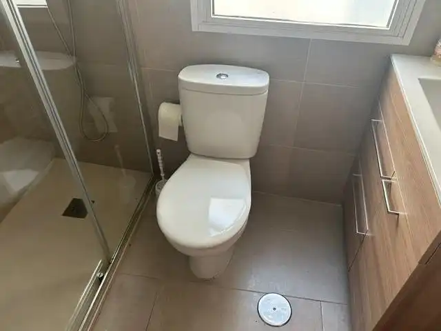 Bany de Pis de lloguer en Córdoba amb Aire condicionat i Moblat