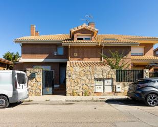 Vista exterior de Casa adosada de lloguer en Soto del Real amb Calefacció, Jardí privat i Terrassa