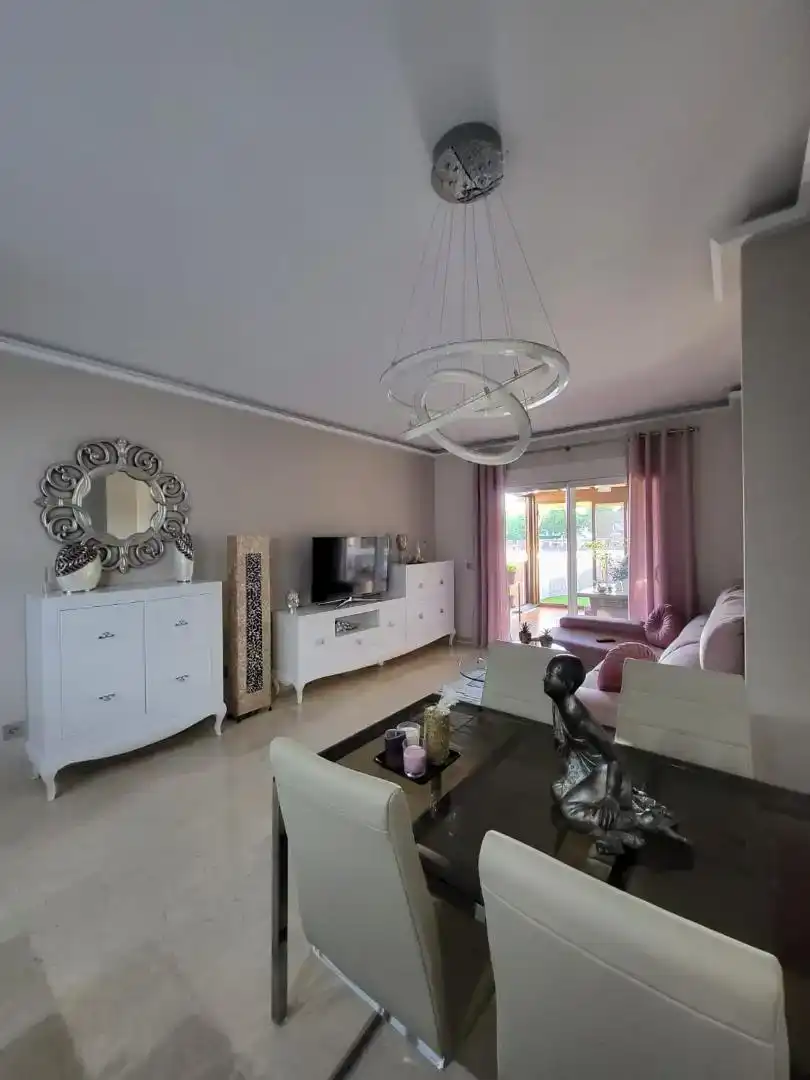 Sala d'estar de Àtic en venda en Estepona amb Aire condicionat