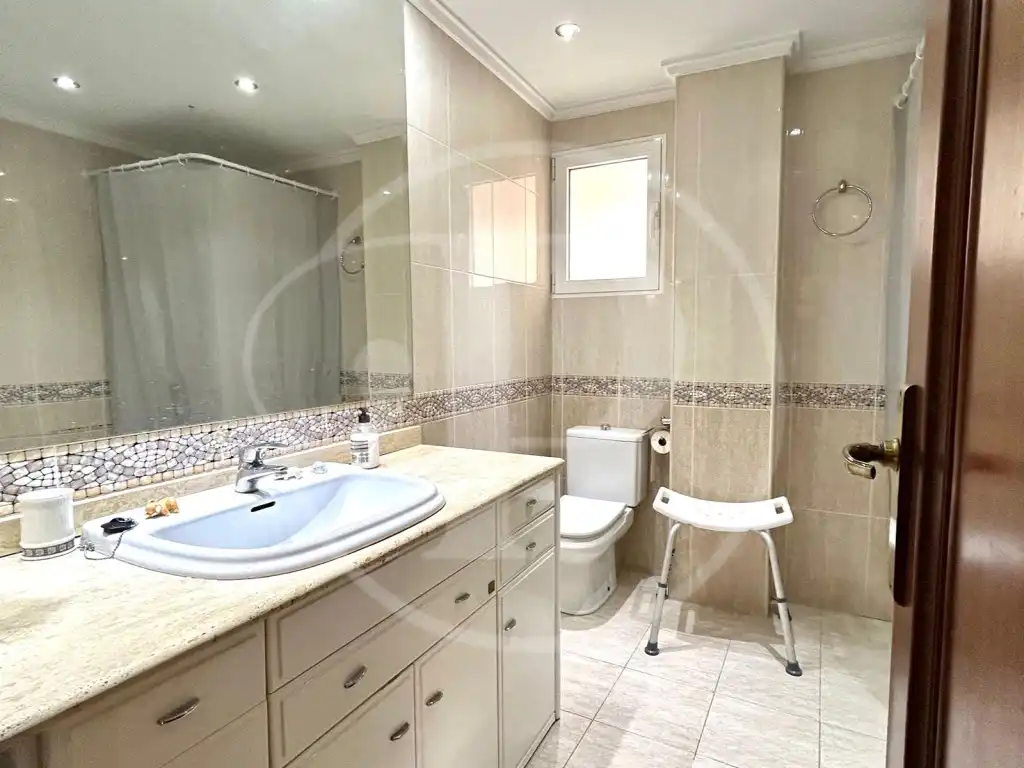 Baño de Apartamento en venta en Valencia con Aire acondicionado y Balcón