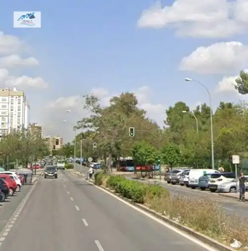 Vista exterior de Local en venta en Sevilla