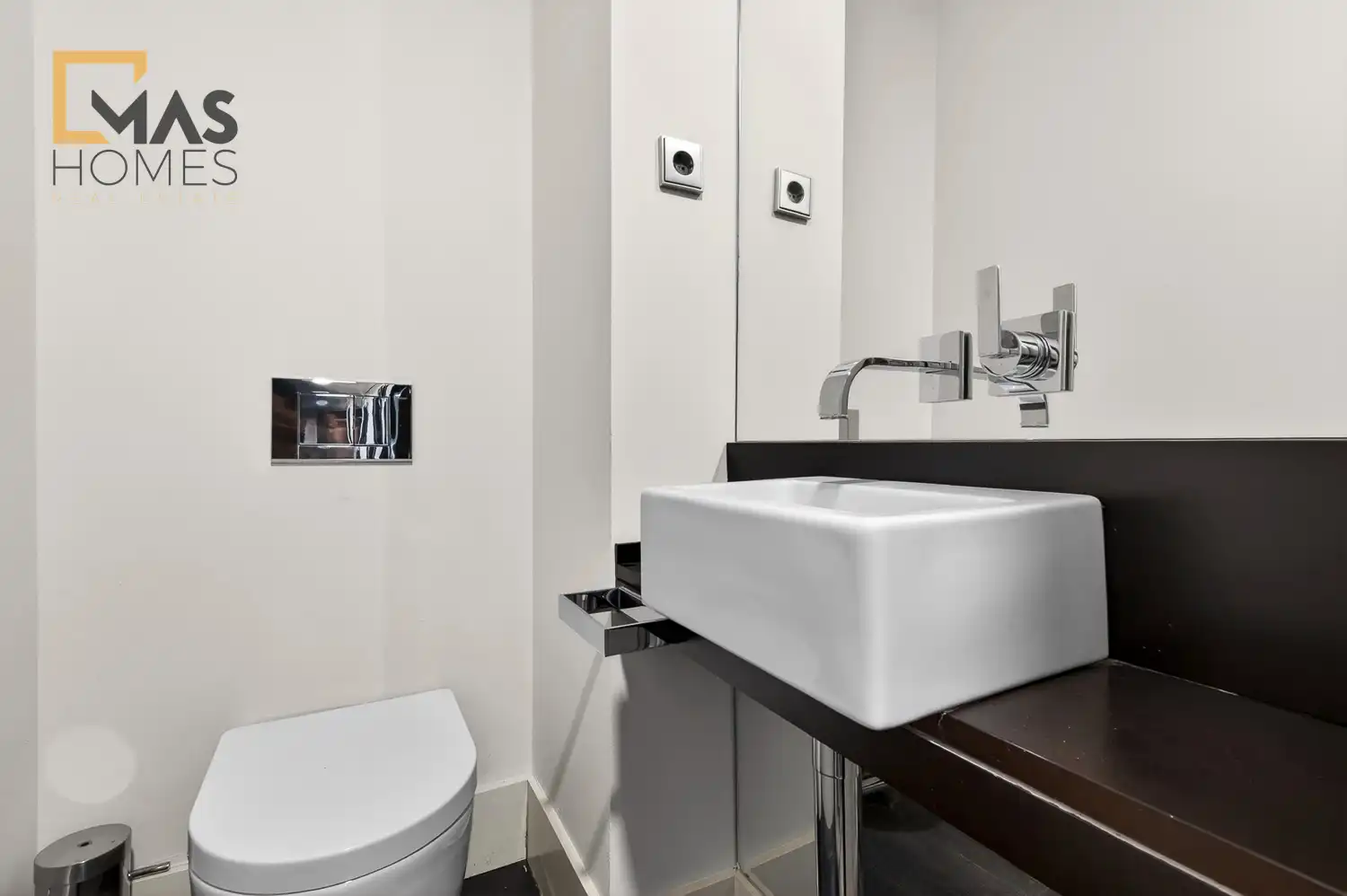 Bathroom of Flat for sale in Barcelona  with Air Conditioner, Heating and Oven