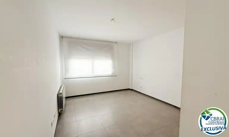 Habitación de Dúplex en venta en Figueres con Terraza y Piscina comunitaria