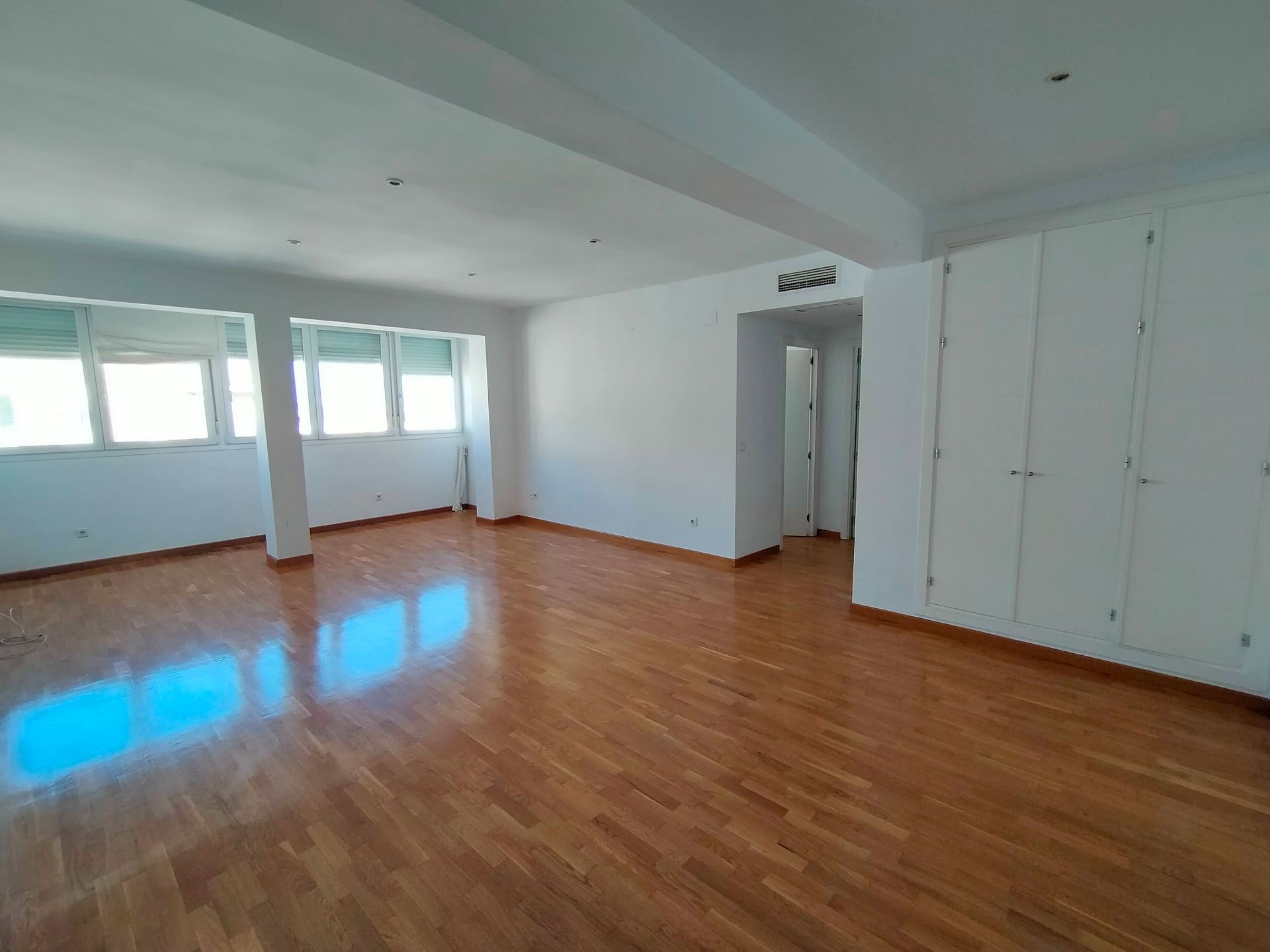 Sala d'estar de Pis de lloguer en  Sevilla Capital amb Aire condicionat, Calefacció i Forn