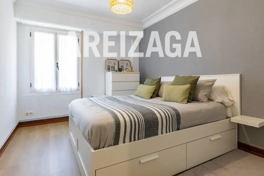 Habitación de Piso en venta en Donostia - San Sebastián  con Calefacción, Amueblado y Balcón