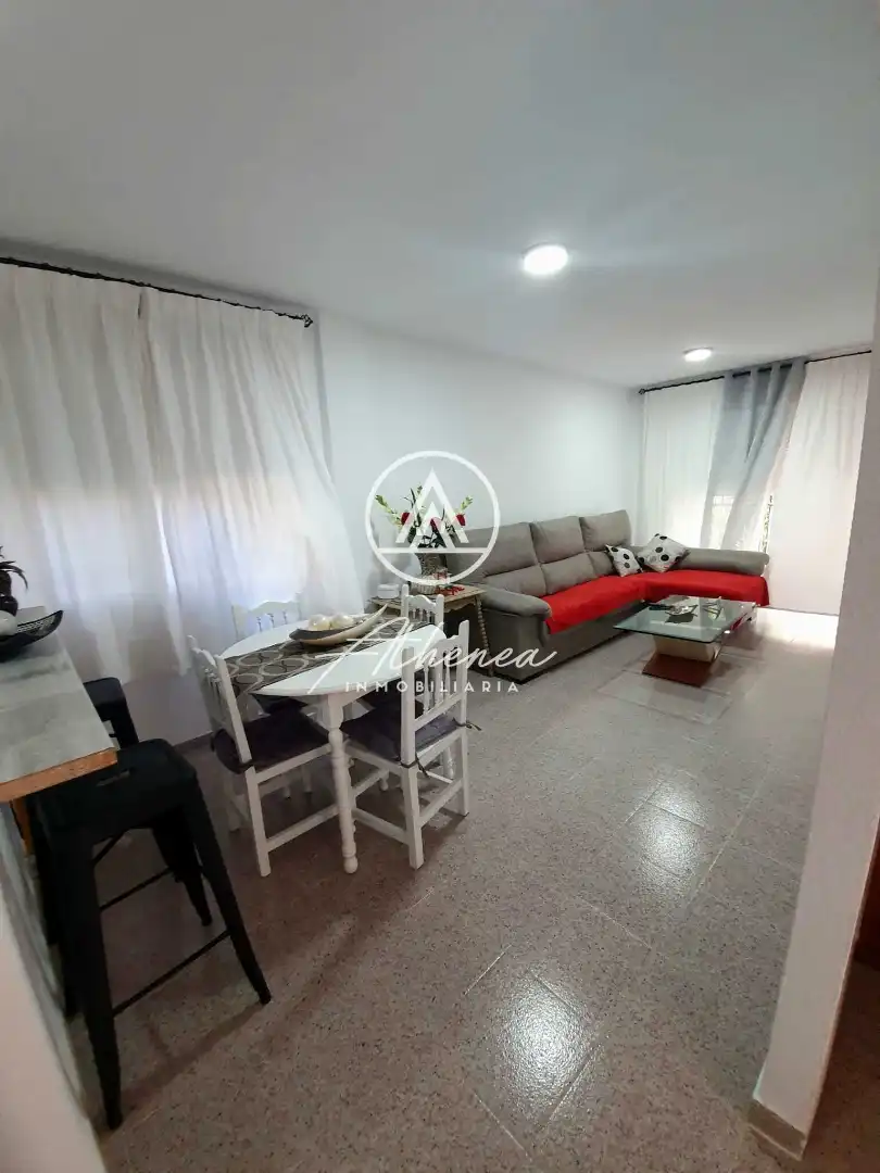 Wohnzimmer von Wohnung zum Verkauf in Roquetas de Mar mit Klimaanlage, Heizung und Abstellraum